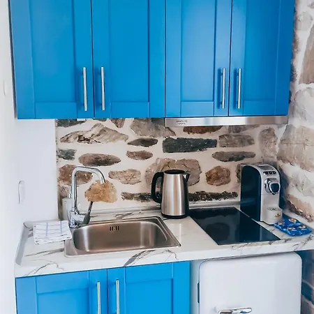 Evaggelia's Stone * Skála Marión